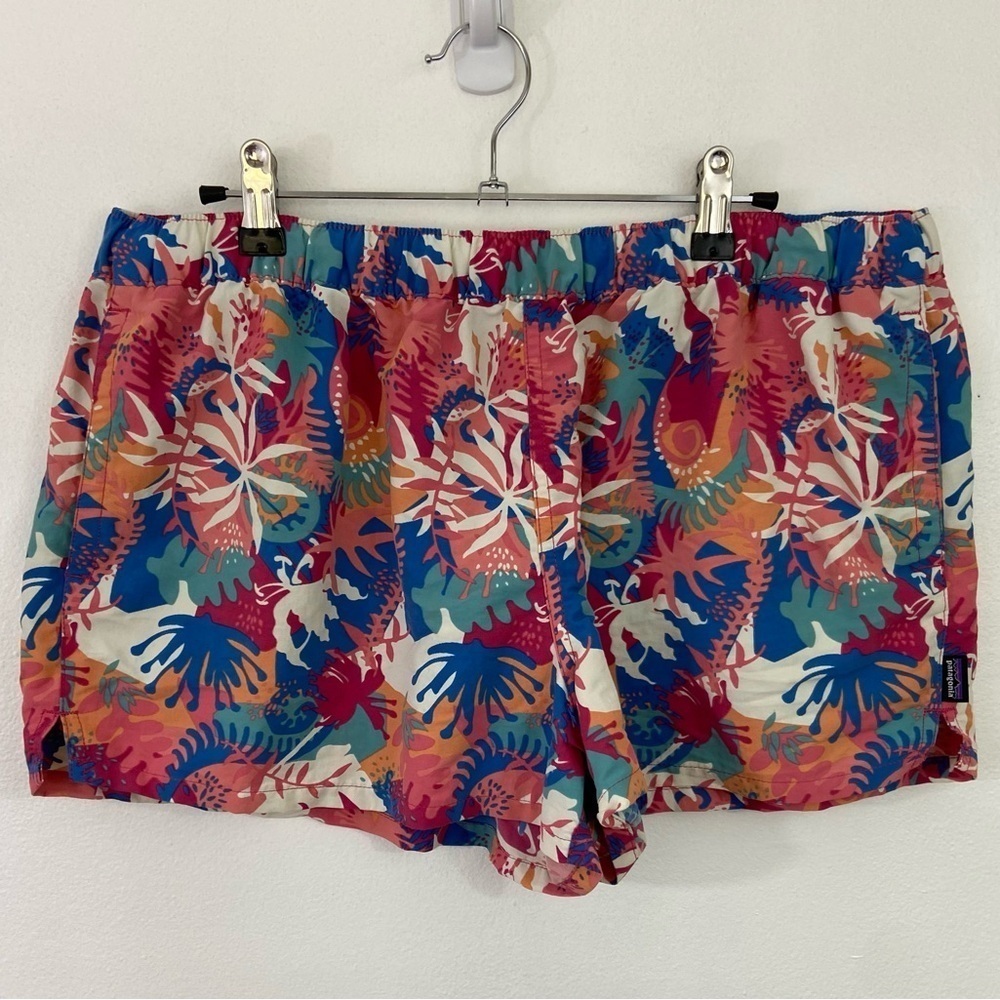 Patagonia Barely Baggies Shorts Waratah Pink Reef 2.5” Sz XL Outdoor Preppy